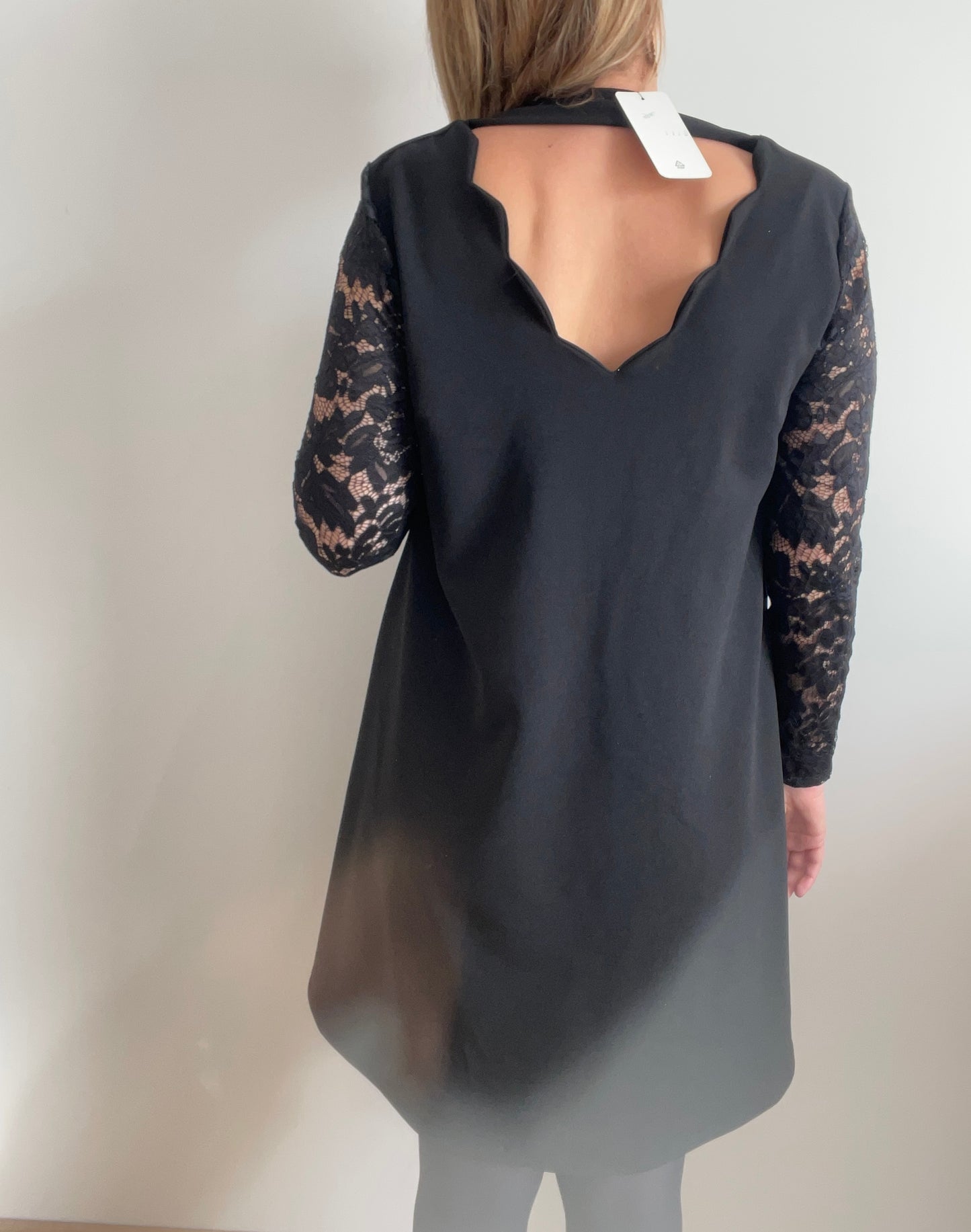 Robe noire EVA